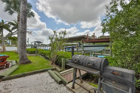 6907 9th Avenue NW Bradenton FL 34209
