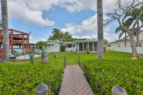 6907 9th Avenue NW Bradenton FL 34209