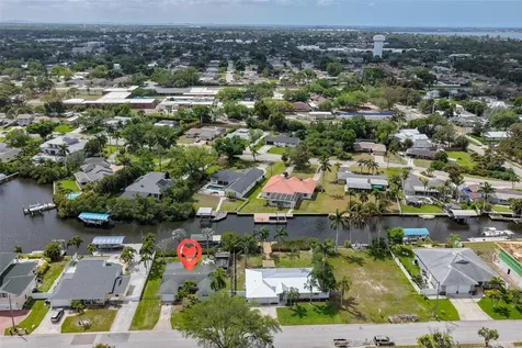 6907 9th Avenue NW Bradenton FL 34209
