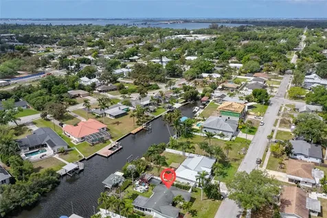 6907 9th Avenue NW Bradenton FL 34209