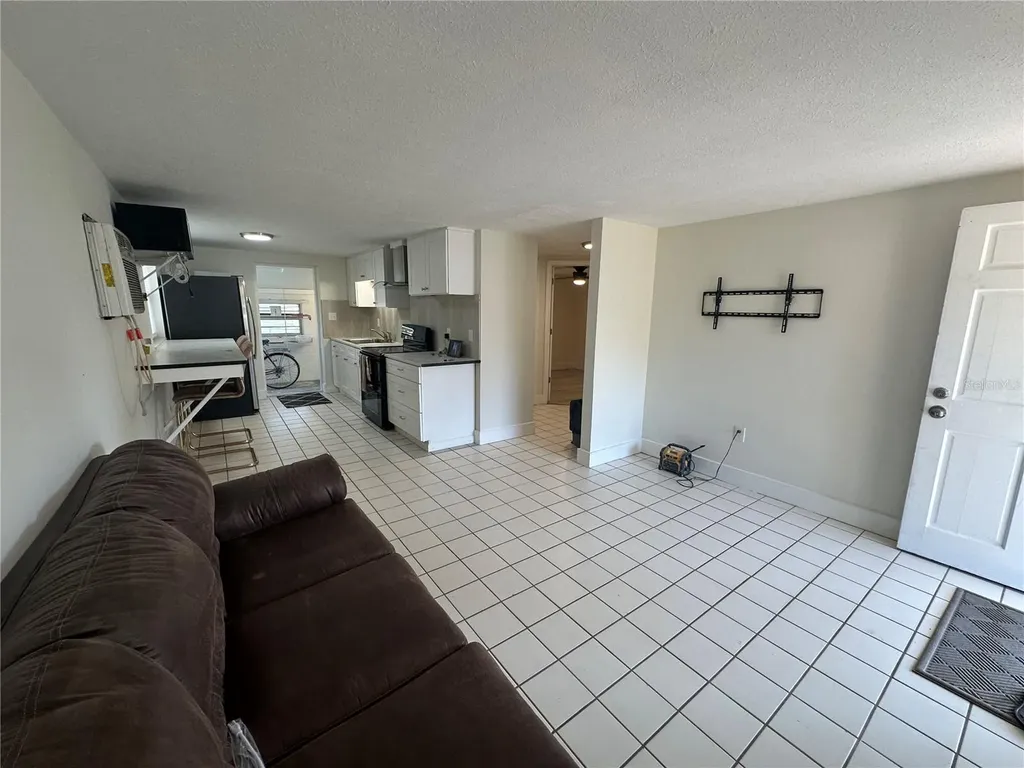 918 E 121st Avenue Tampa FL 33612