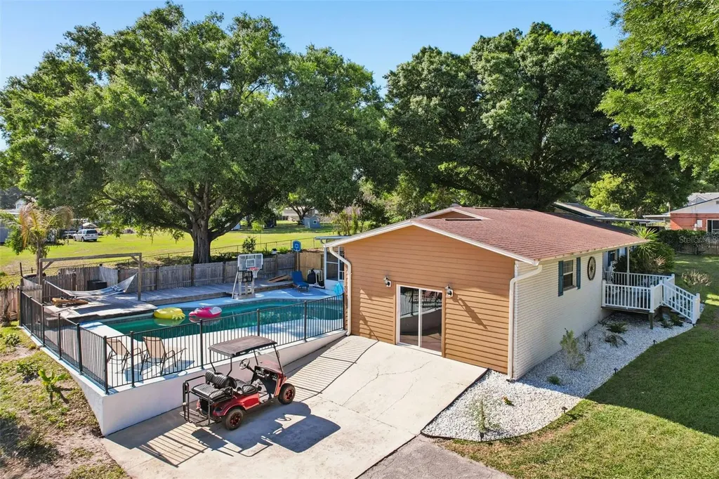 8904 Clayton Lane Lakeland FL 33809