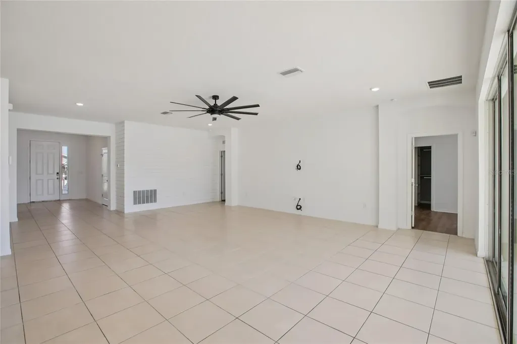 10747 Laxer Cay Loop San Antonio FL 33576