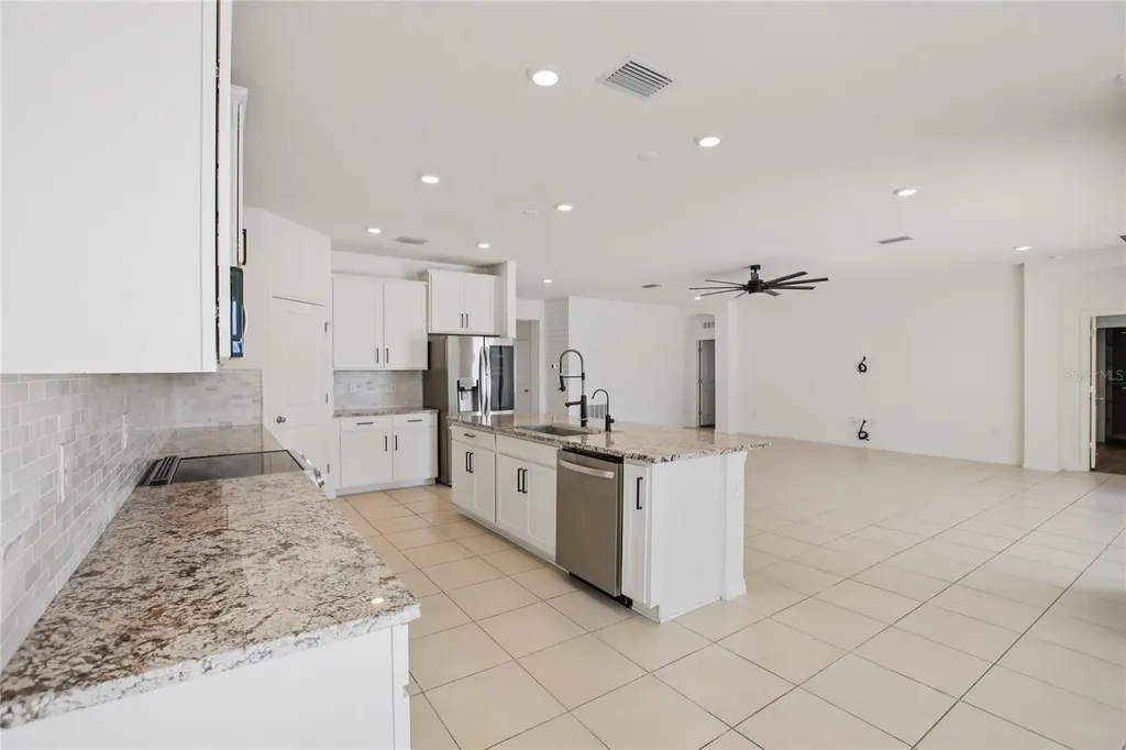 10747 Laxer Cay Loop San Antonio FL 33576