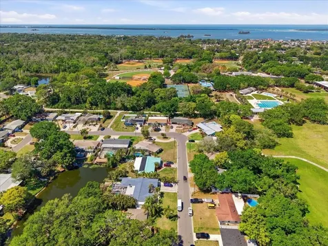 1023 Idlewild Drive N Dunedin FL 34698