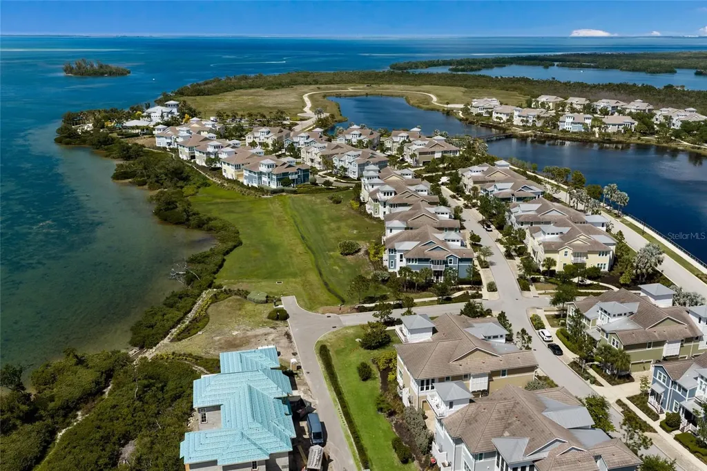 318 Compass Point Drive Bradenton FL 34209
