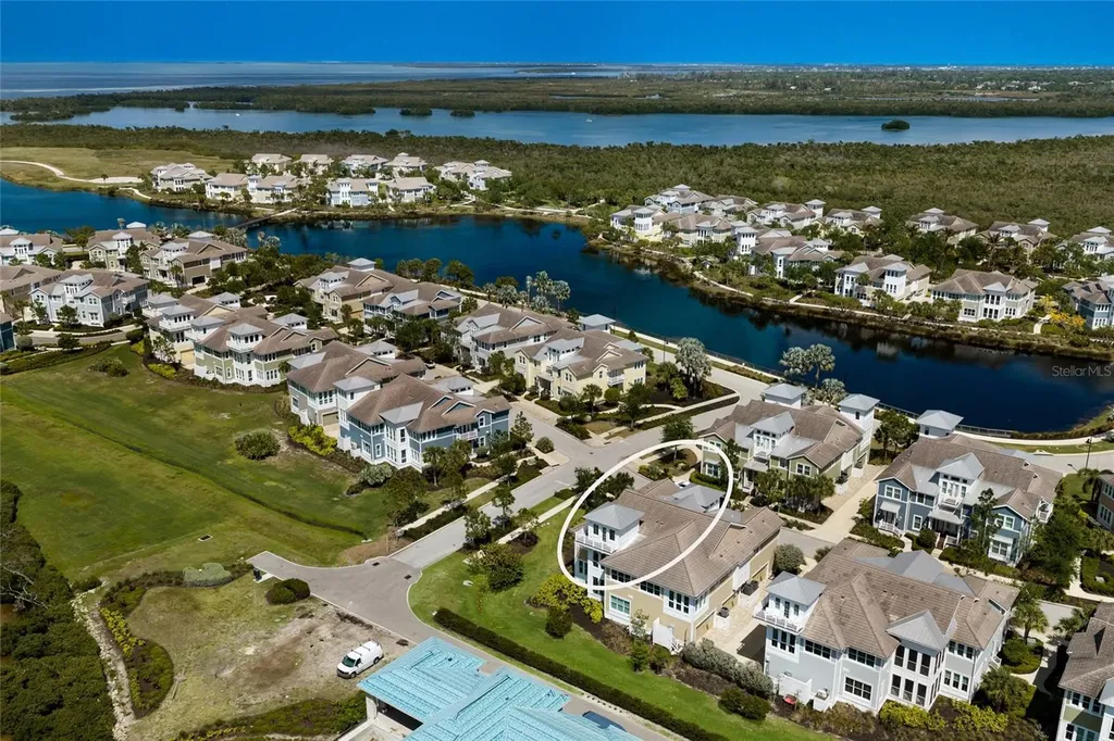 318 Compass Point Drive Bradenton FL 34209