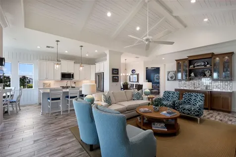 318 Compass Point Drive Bradenton FL 34209
