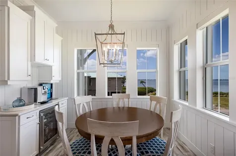 318 Compass Point Drive Bradenton FL 34209