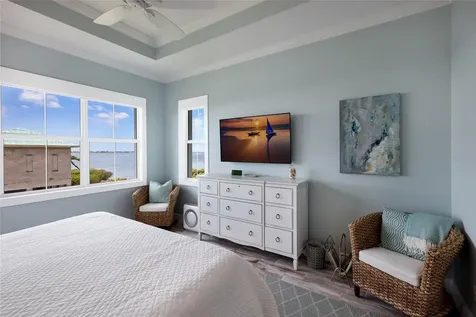 318 Compass Point Drive Bradenton FL 34209