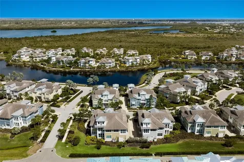 318 Compass Point Drive Bradenton FL 34209