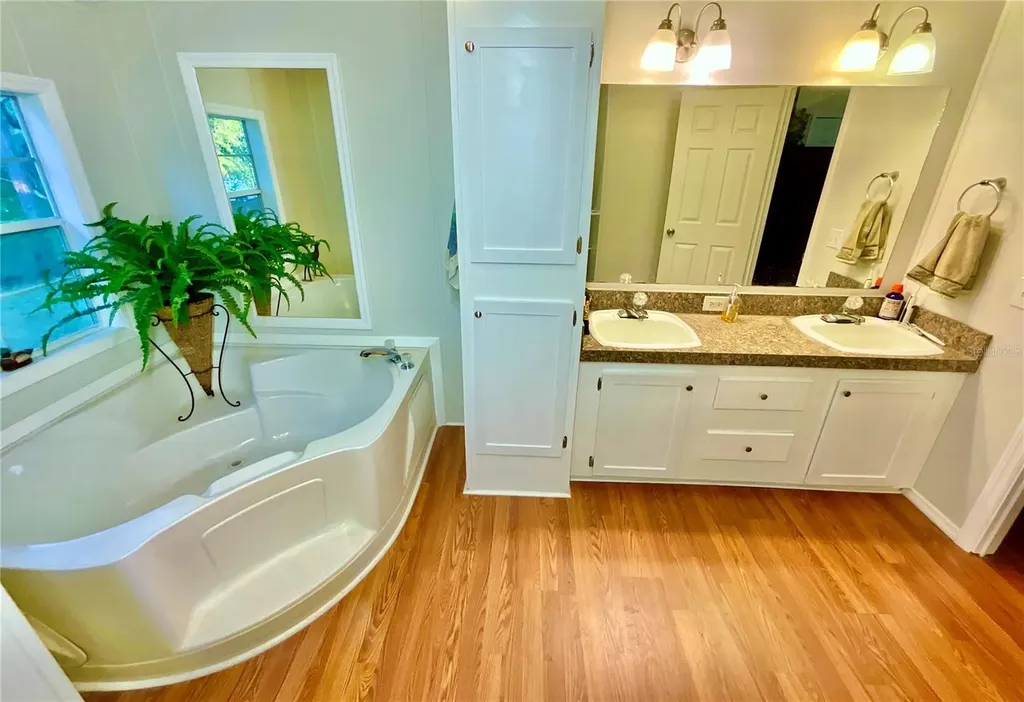 129 Crystal Lake Drive Melrose FL 32666