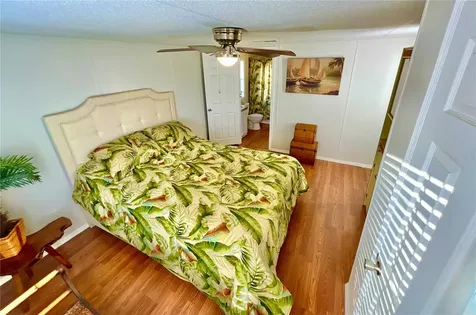 129 Crystal Lake Drive Melrose FL 32666