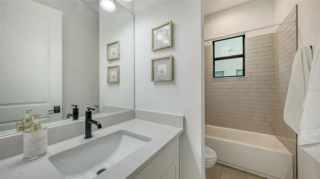 4513 Mondrian Court Sarasota FL 34240