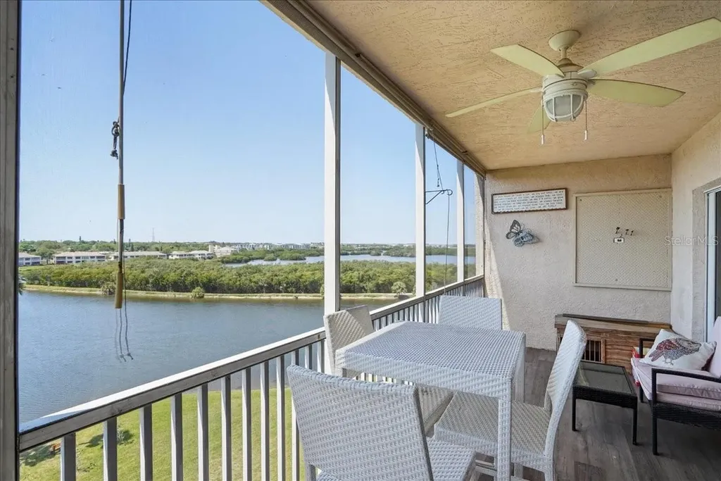 6425 Shoreline Drive St Petersburg FL 33708