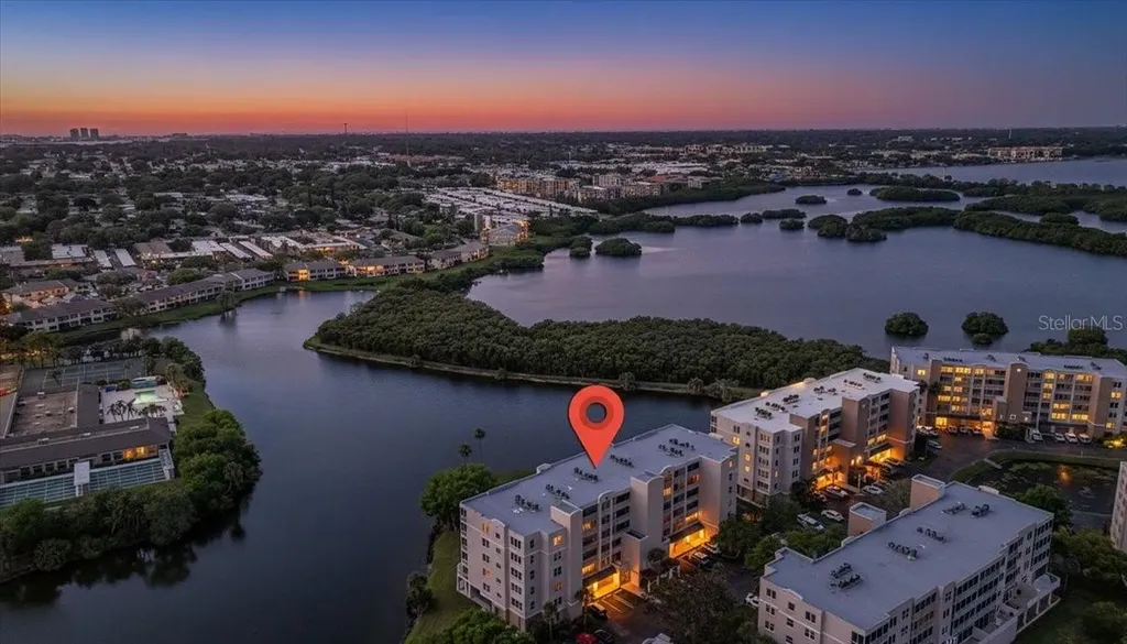 6425 Shoreline Drive St Petersburg FL 33708