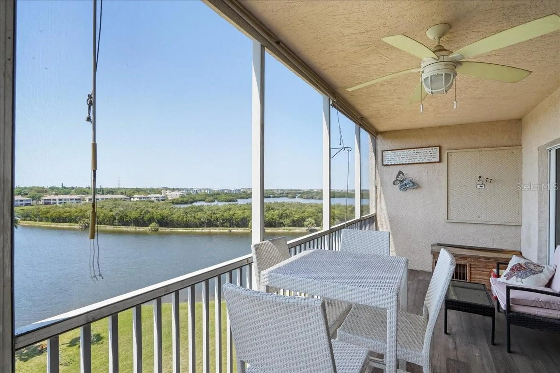 6425 Shoreline Drive St Petersburg FL 33708