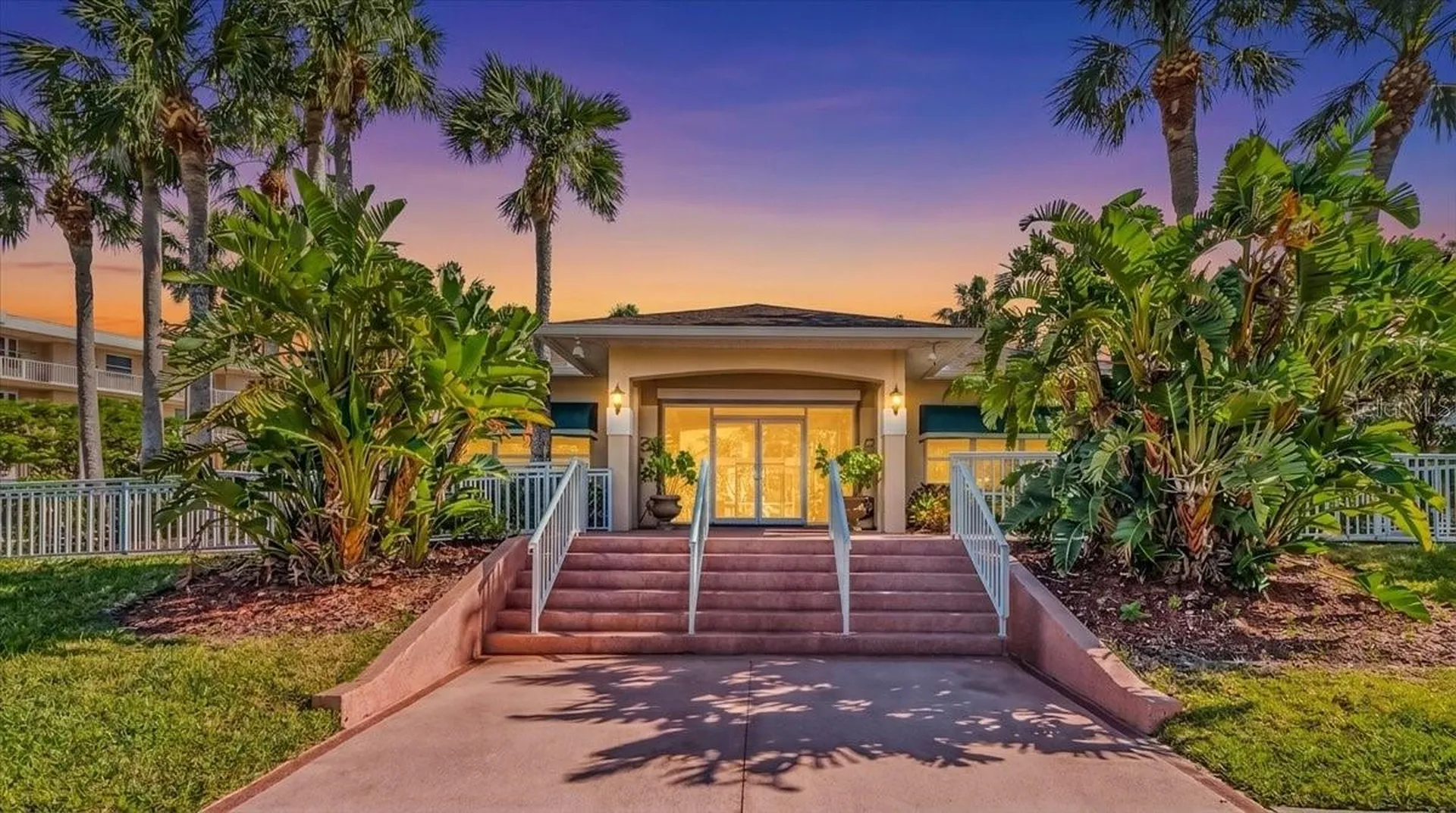 6425 Shoreline Drive St Petersburg FL 33708
