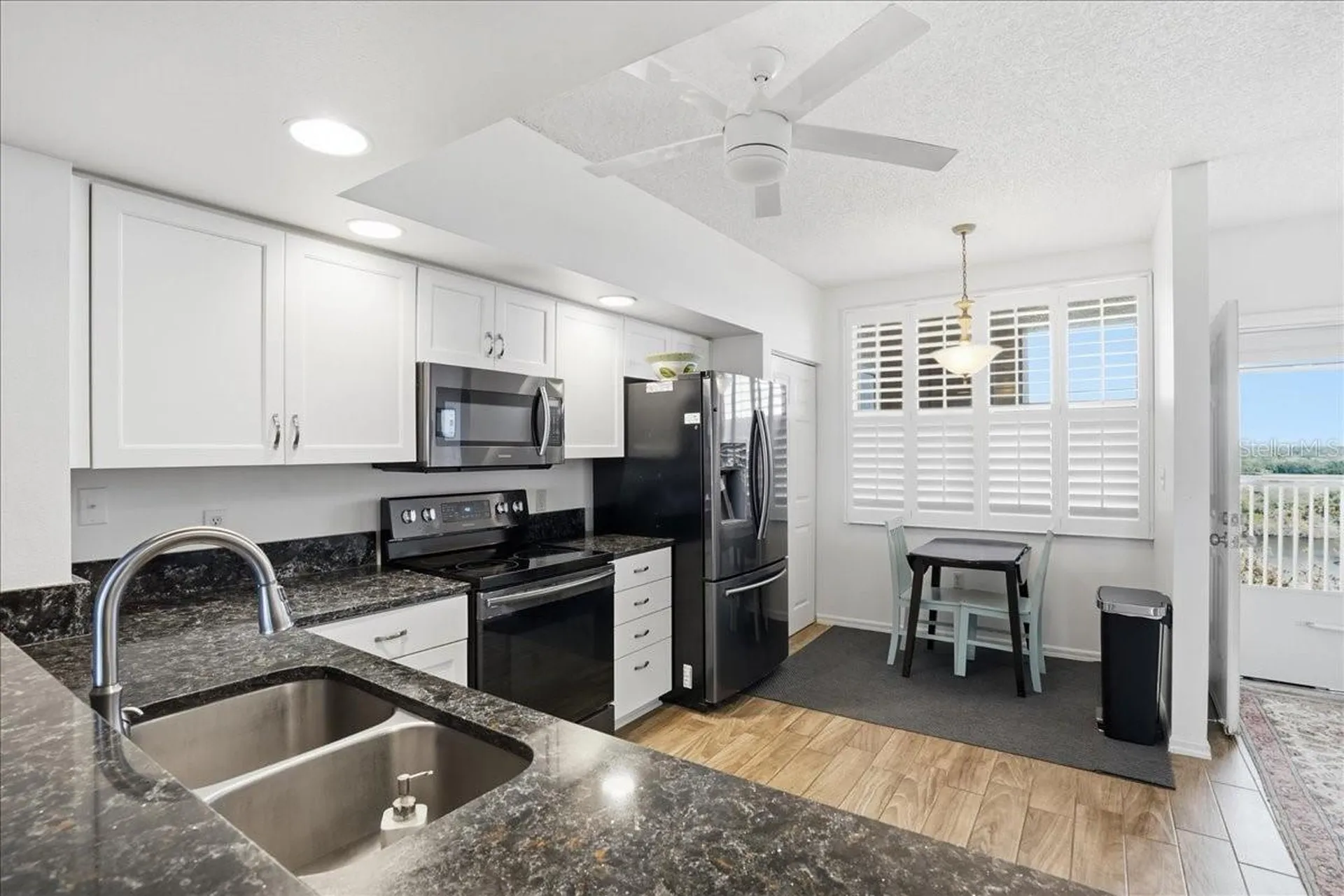 6425 Shoreline Drive St Petersburg FL 33708