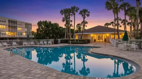 6425 Shoreline Drive St Petersburg FL 33708