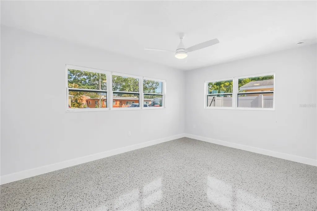 7443 2nd Street N St Petersburg FL 33702