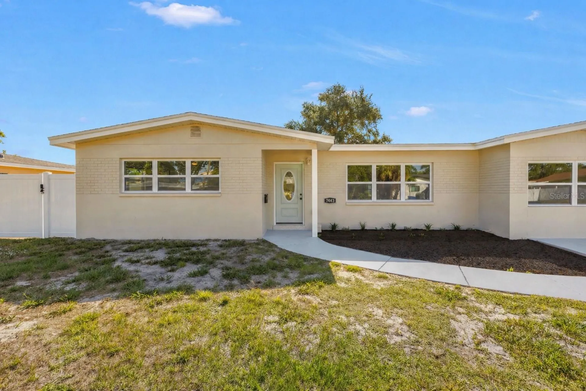 7443 2nd Street N St Petersburg FL 33702