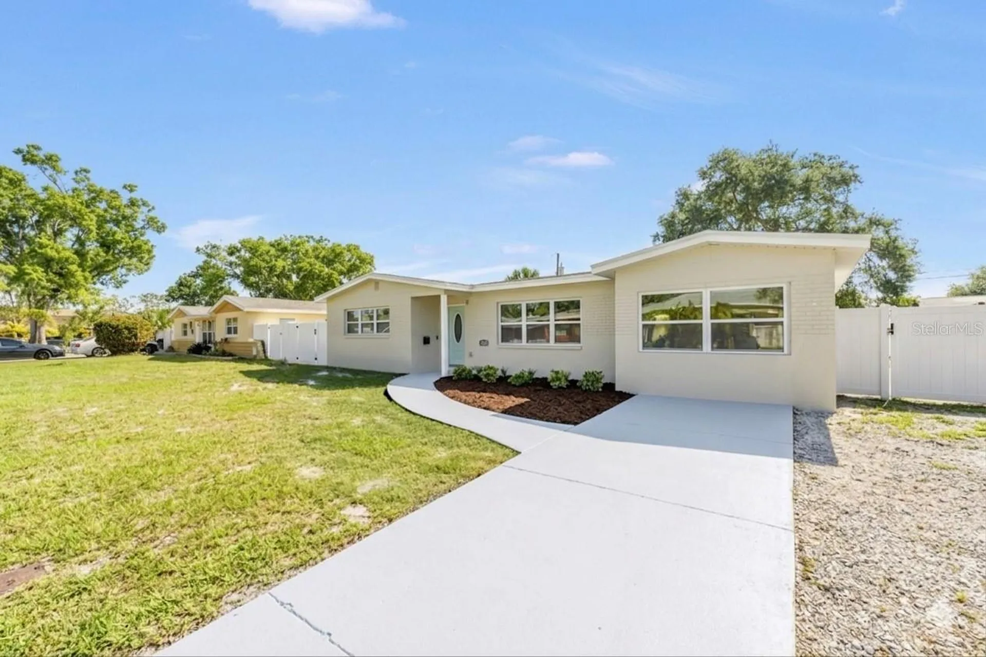 7443 2nd Street N St Petersburg FL 33702