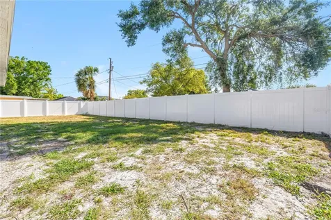 7443 2nd Street N St Petersburg FL 33702