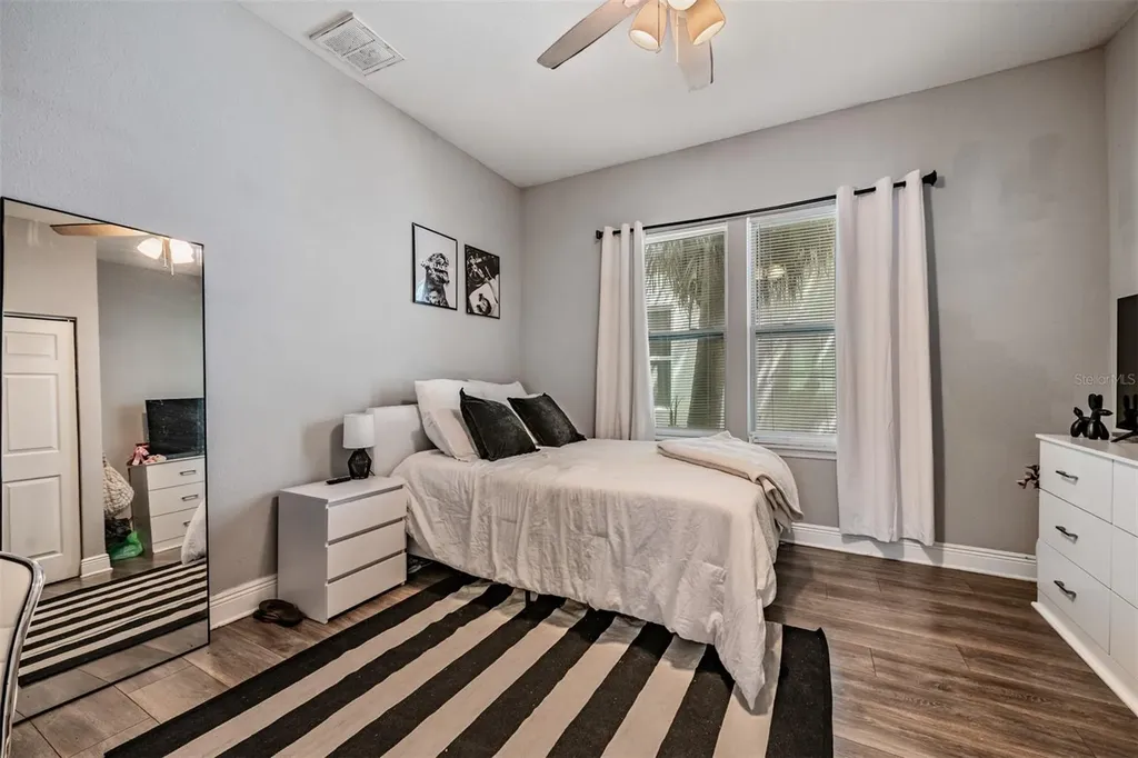 2334 W Spruce Street Tampa FL 33607