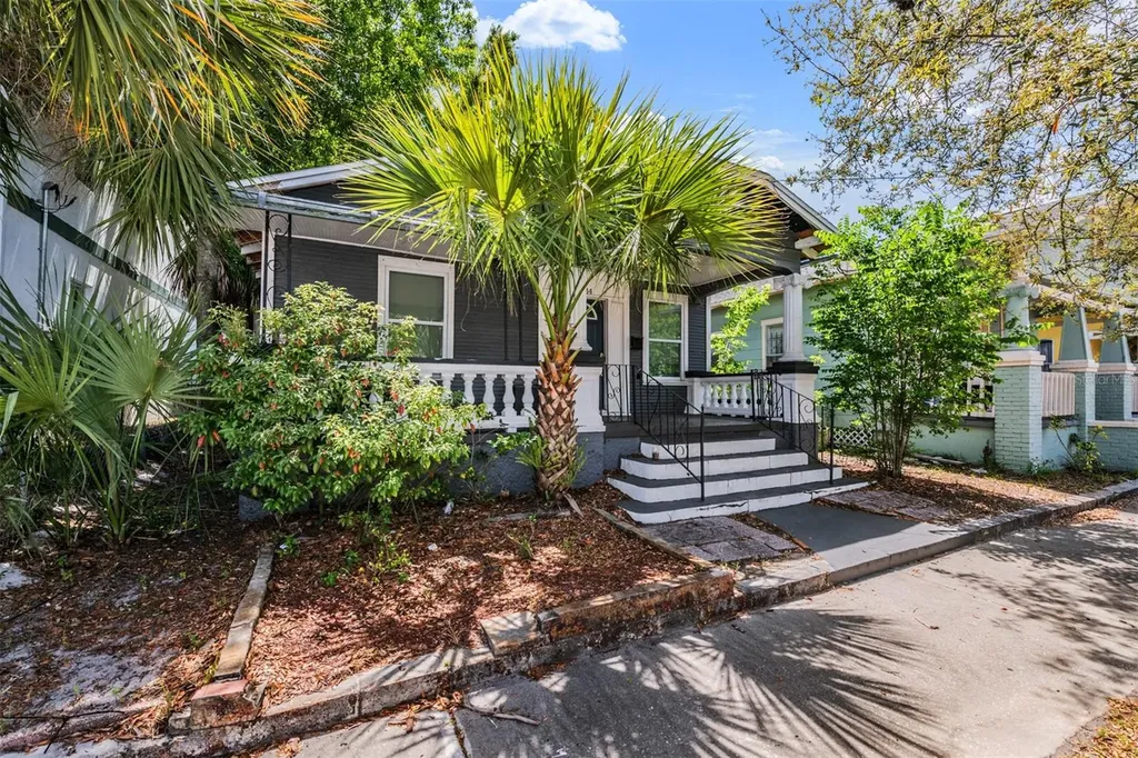 2334 W Spruce Street Tampa FL 33607