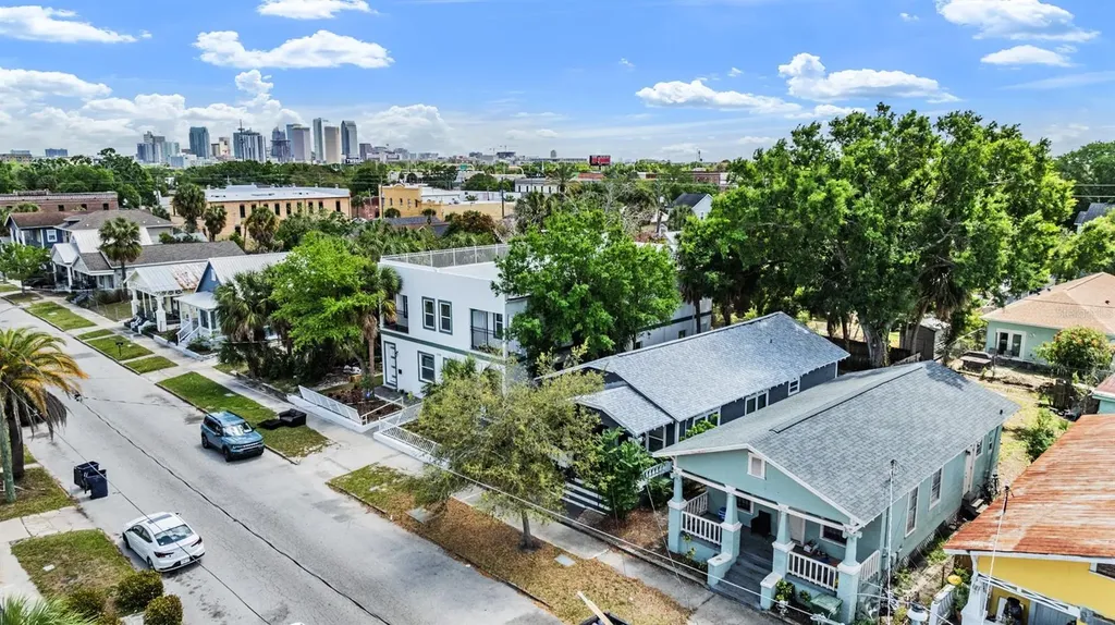 2334 W Spruce Street Tampa FL 33607