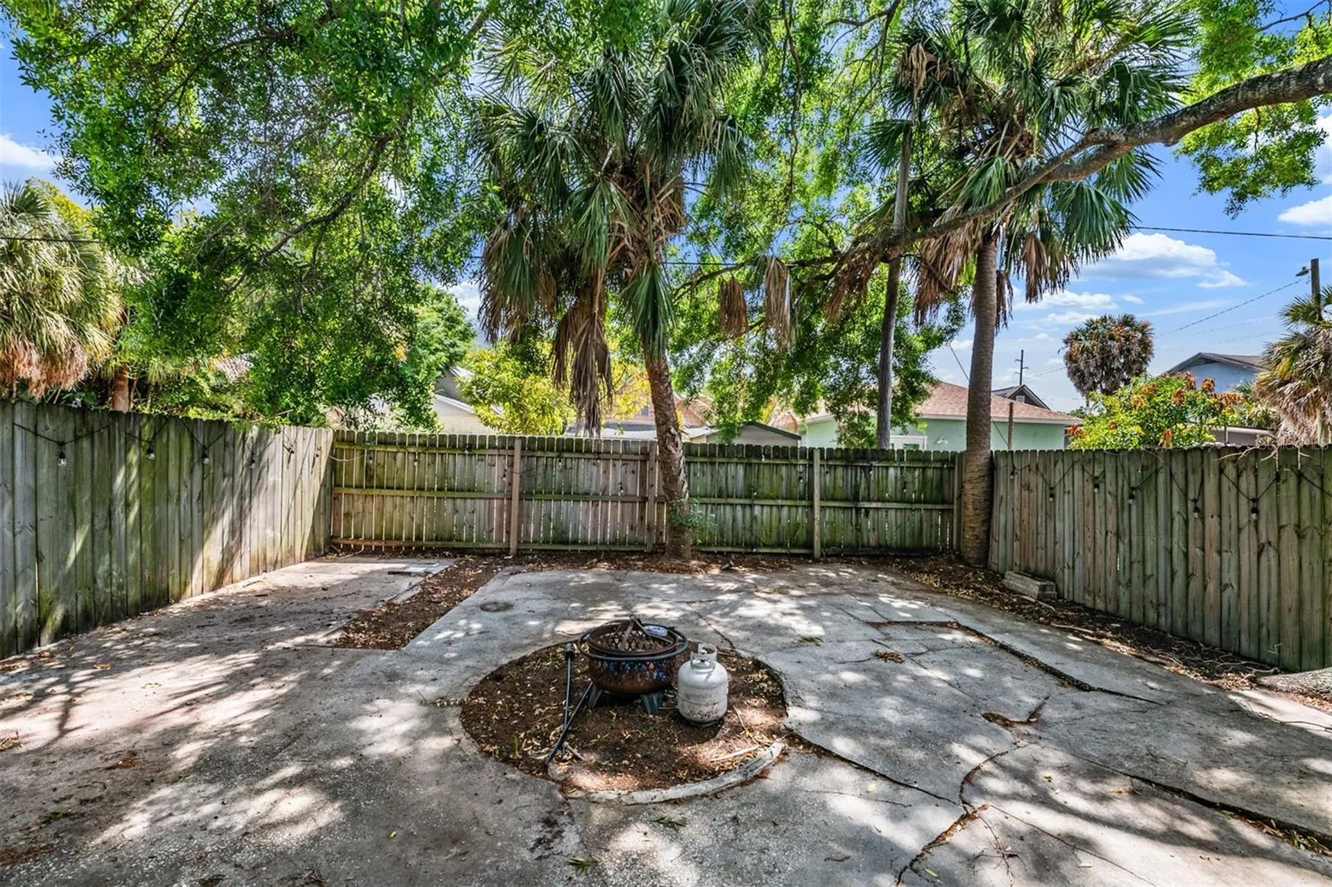 2334 W Spruce Street Tampa FL 33607