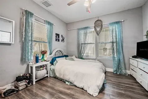 2334 W Spruce Street Tampa FL 33607