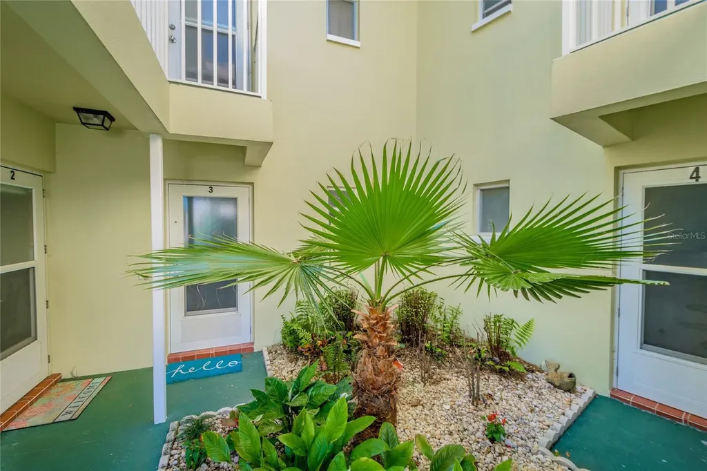 2566 Gary Circle Dunedin FL 34698