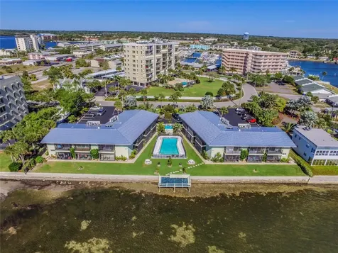 2566 Gary Circle Dunedin FL 34698
