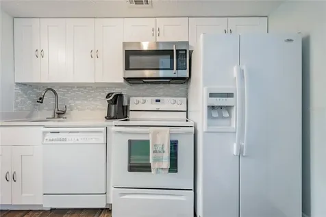 2566 Gary Circle Dunedin FL 34698