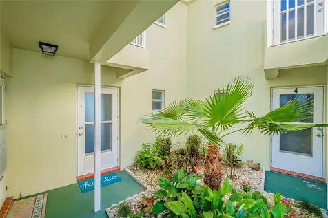 2566 Gary Circle Dunedin FL 34698