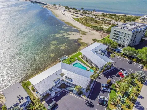 2566 Gary Circle Dunedin FL 34698