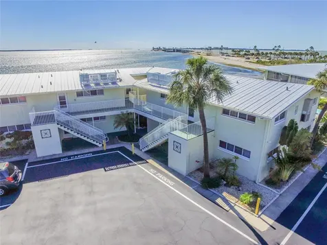 2566 Gary Circle Dunedin FL 34698