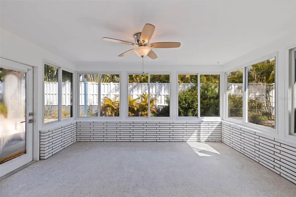 176 175th Avenue E Redington Shores FL 33708
