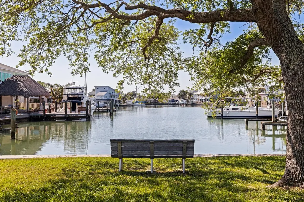 176 175th Avenue E Redington Shores FL 33708