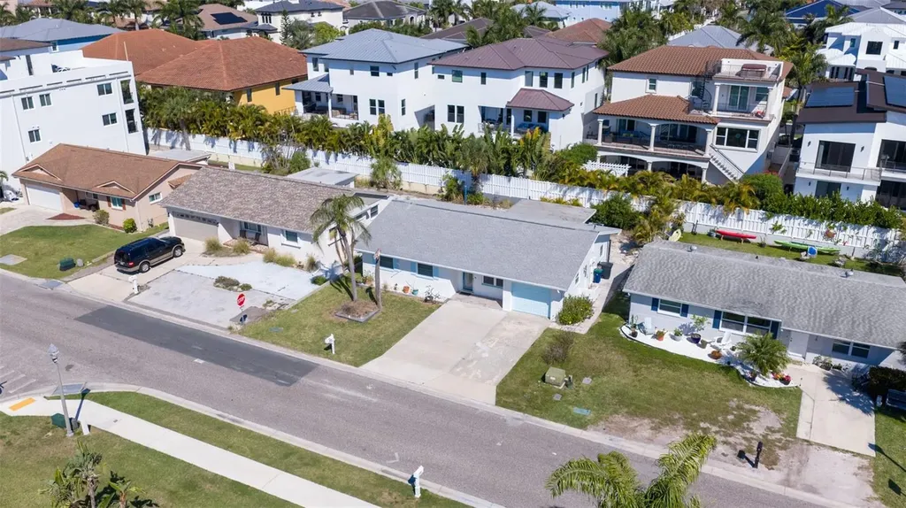176 175th Avenue E Redington Shores FL 33708