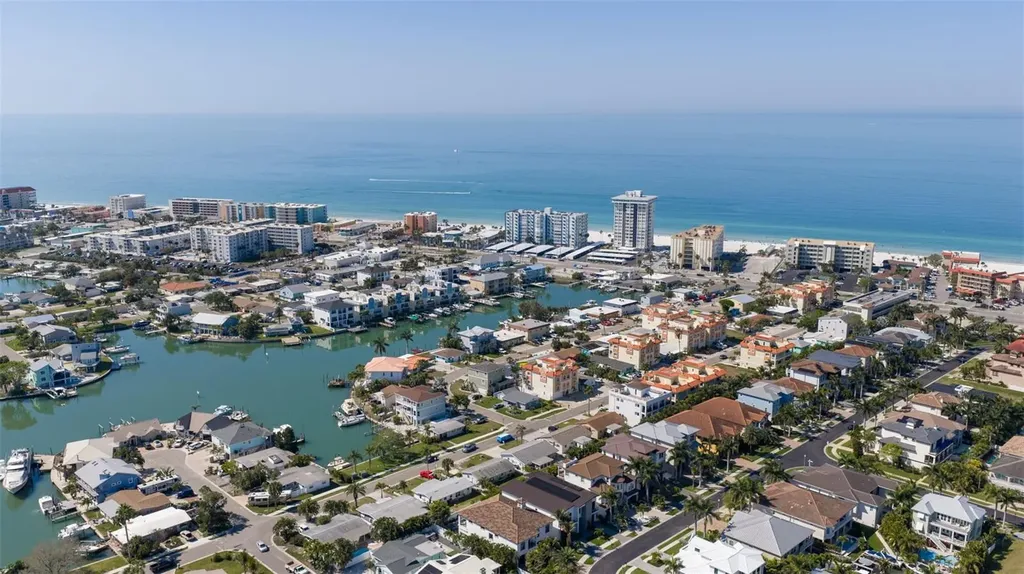 176 175th Avenue E Redington Shores FL 33708