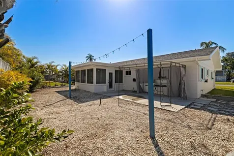 176 175th Avenue E Redington Shores FL 33708