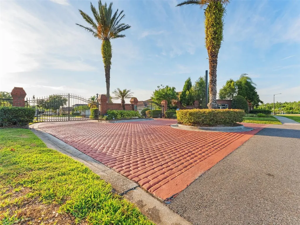 10017 Oxford Chapel Drive Tampa FL 33647