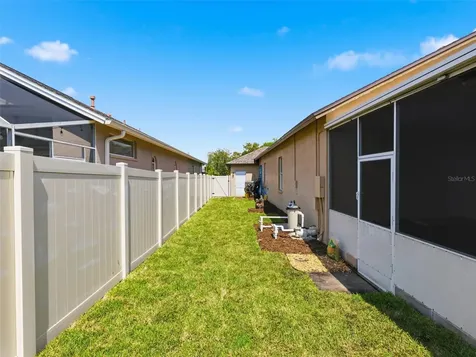 10017 Oxford Chapel Drive Tampa FL 33647