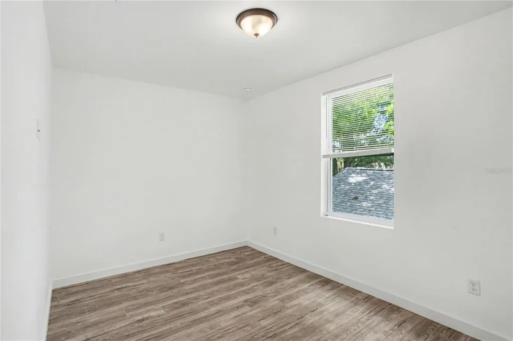 2328 W Spruce Street Tampa FL 33607