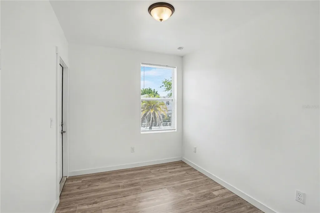2328 W Spruce Street Tampa FL 33607