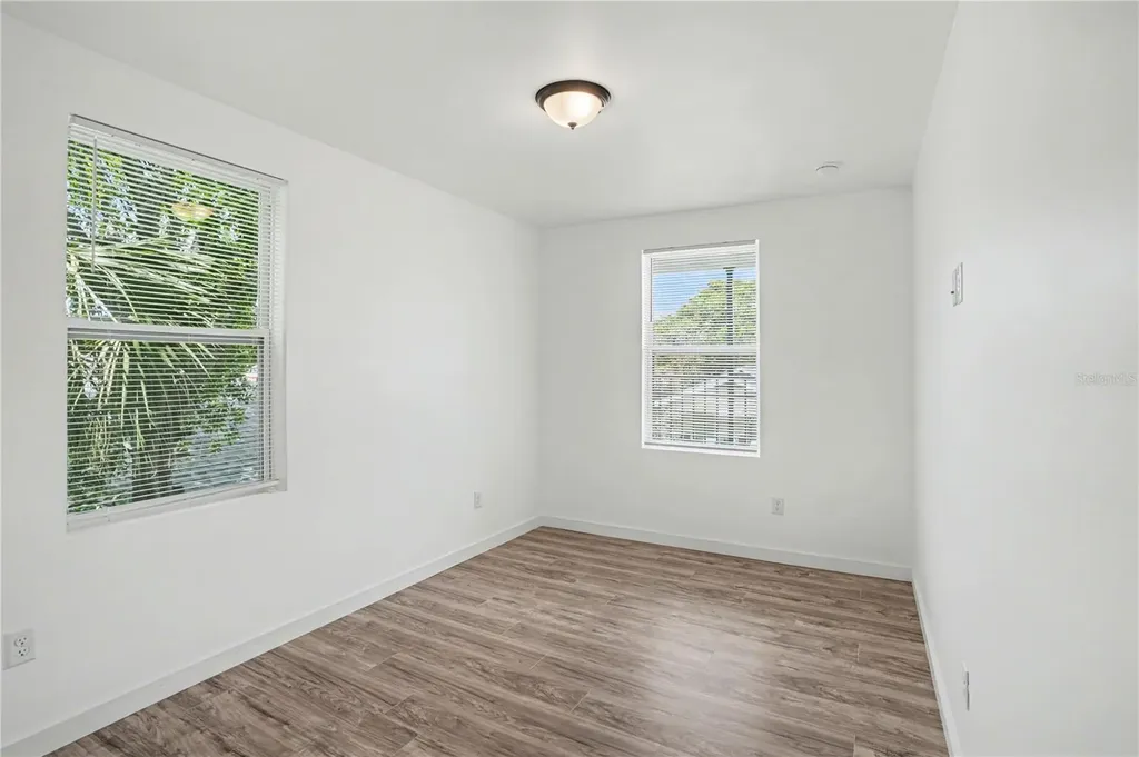 2328 W Spruce Street Tampa FL 33607