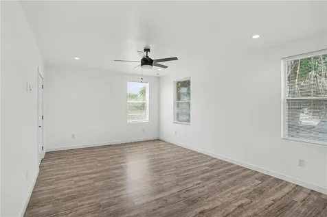 2328 W Spruce Street Tampa FL 33607